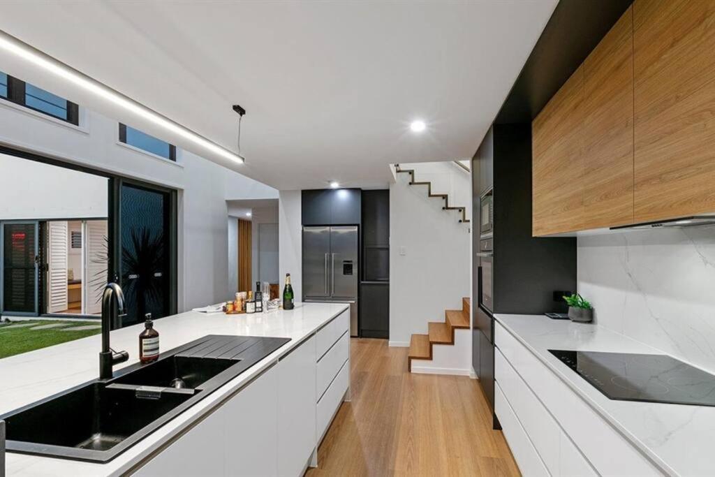 Beachside Buddina Luxury Family House 5 Bedrooms Екстер'єр фото